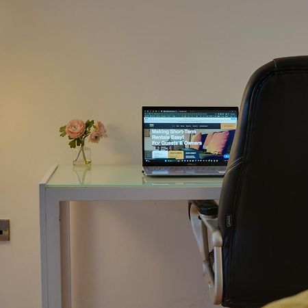 Stylish 2 Bed Apt 18 - City Centre, Free Parking, Espresso Machine & Netflix - Hosted By Stay Host Save Sheffield Exterior foto