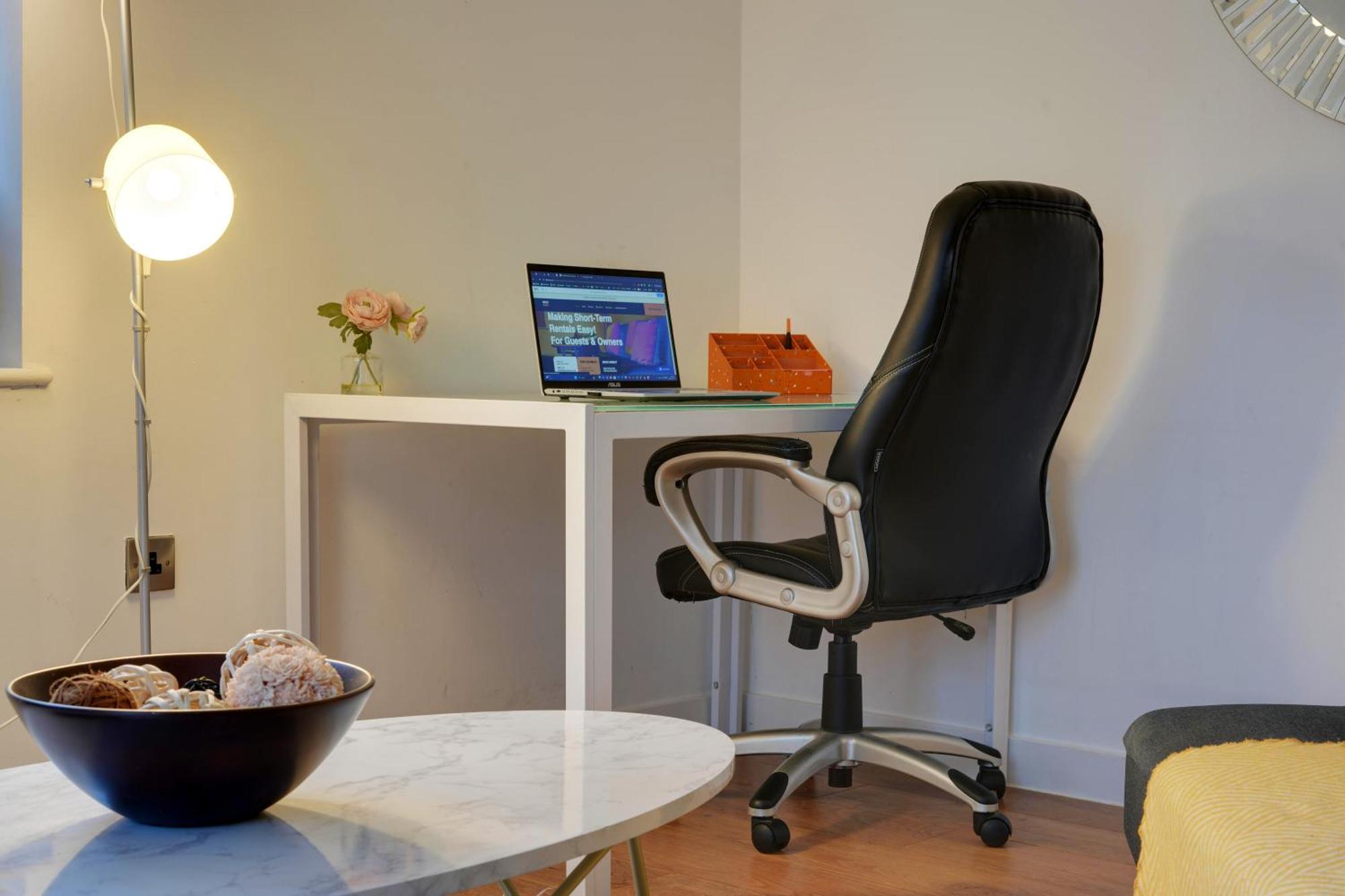 Stylish 2 Bed Apt 18 - City Centre, Free Parking, Espresso Machine & Netflix - Hosted By Stay Host Save Sheffield Exterior foto